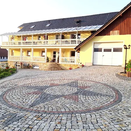 In Saechsischer Schweiz Am Wasserfall, Cleaning Included Apartment Lichtenhain (Sebnitz)